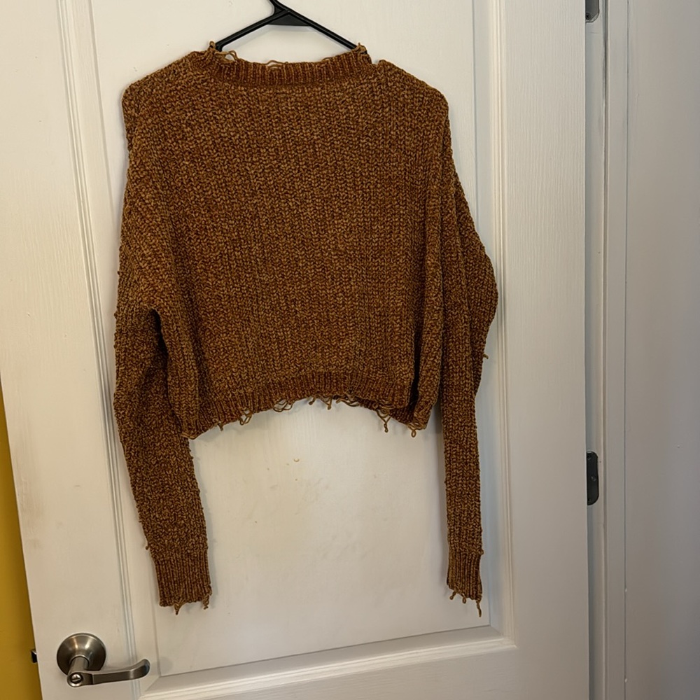 Cropped Sweater - Picture 4 of 4